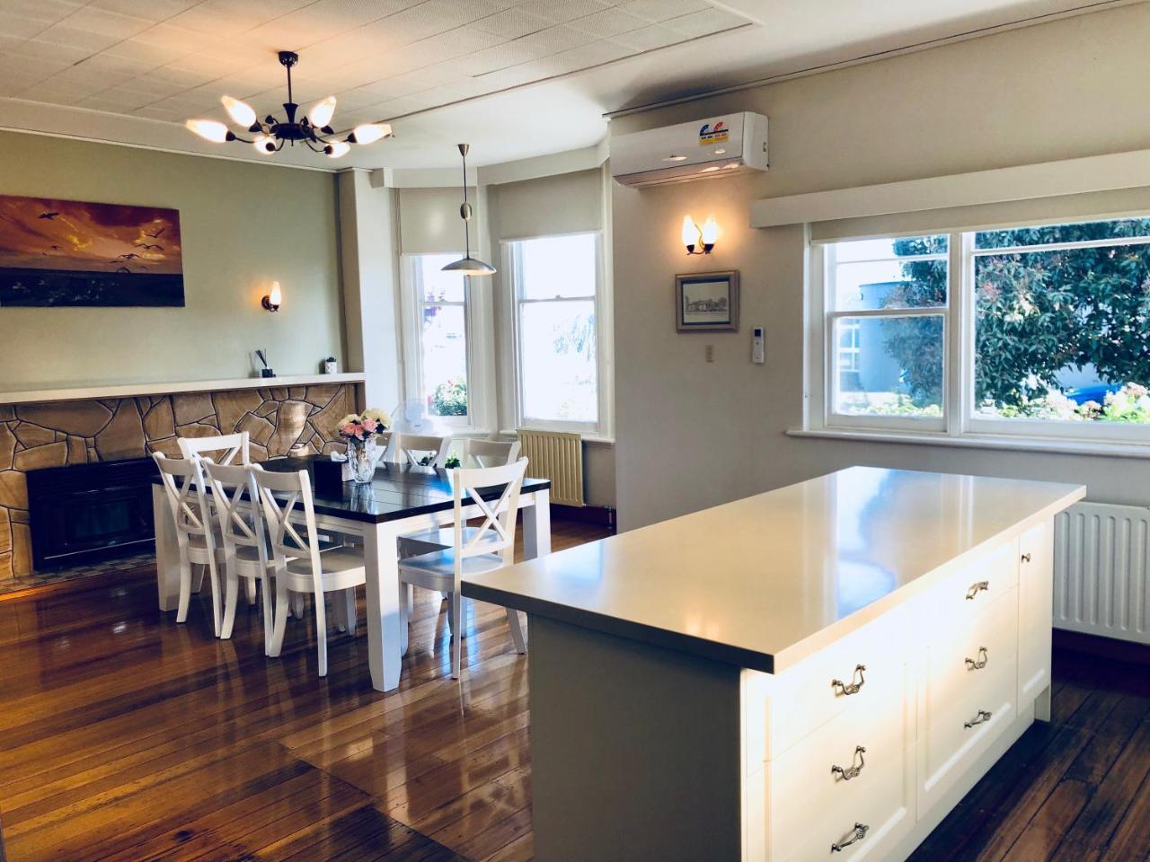 Riverbank Villa Devonport Extérieur photo