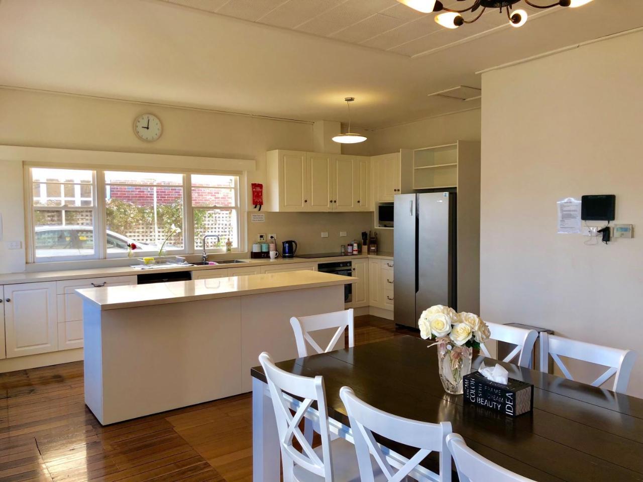 Riverbank Villa Devonport Extérieur photo