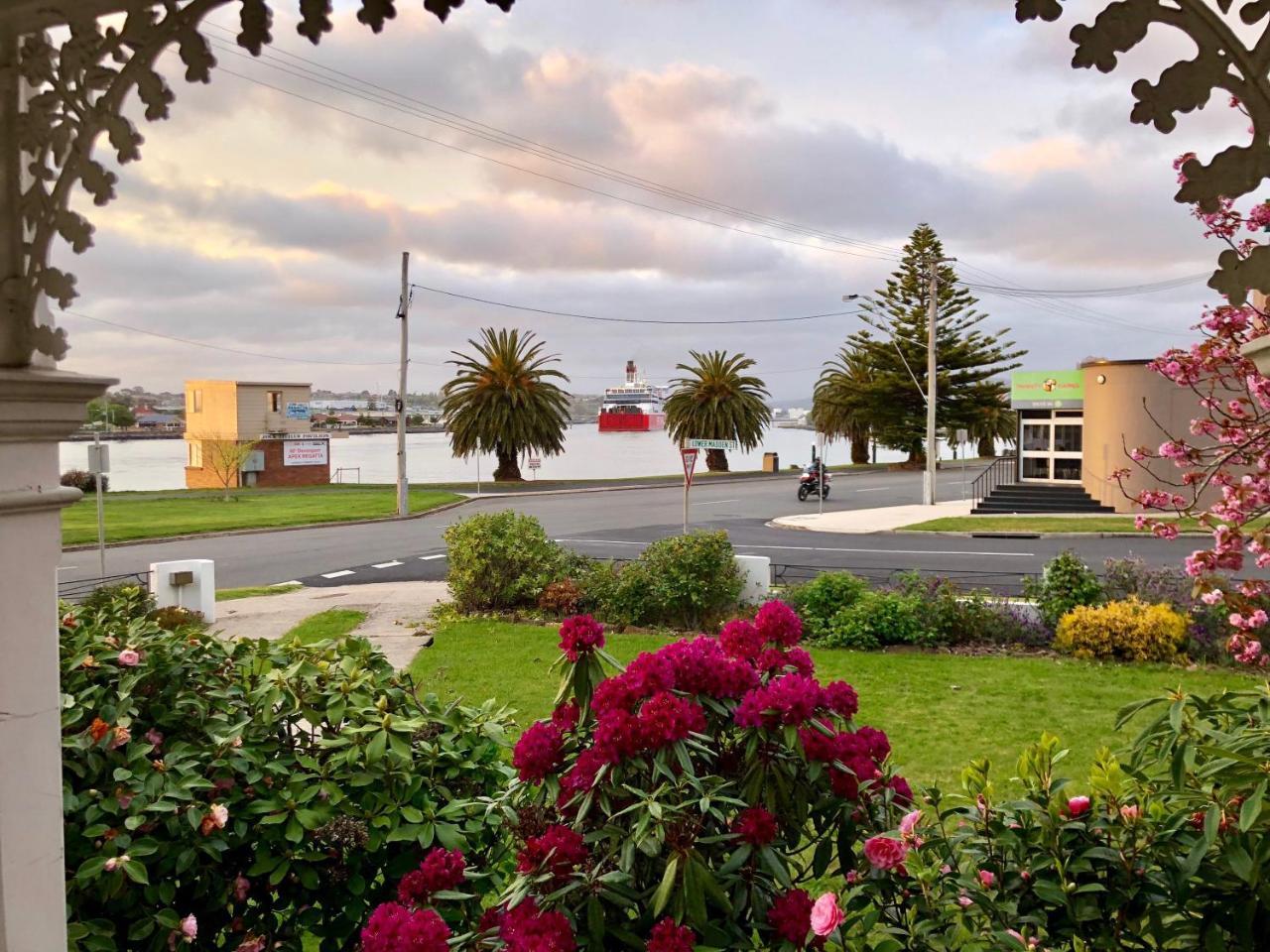 Riverbank Villa Devonport Extérieur photo
